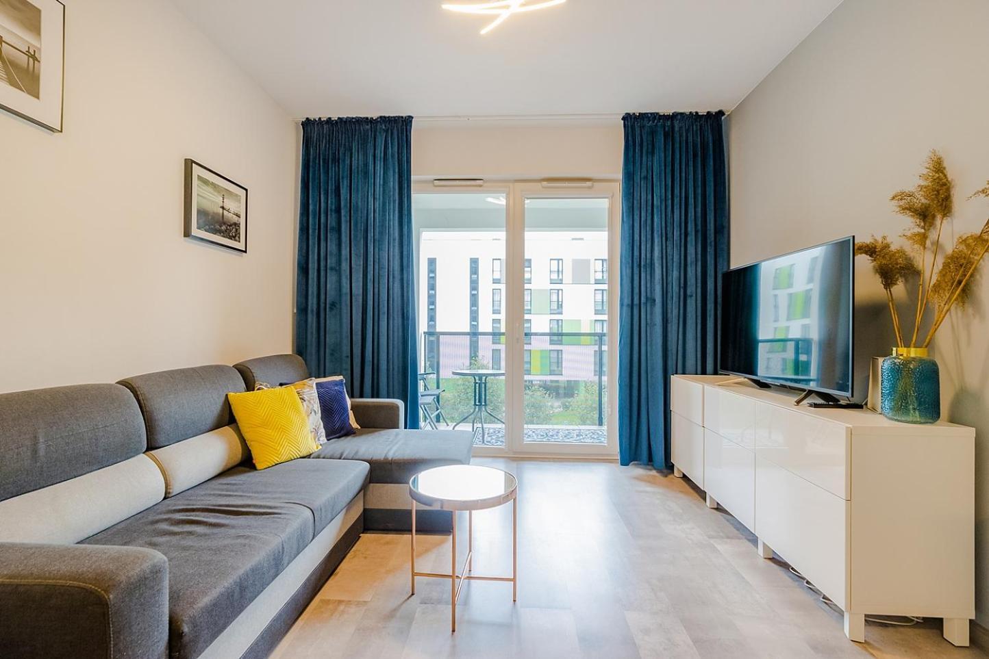 Family Apartment Zoliborz By Noclegi Renters Варшава Екстериор снимка